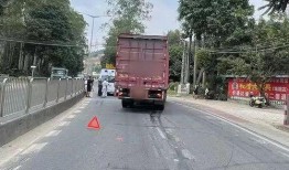 网友爆料货车视频大全集,货车视频大全集，惊险瞬间尽收眼底