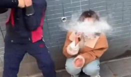 殴打男孩最新爆料新闻,细节曝光，社会关注持续升温