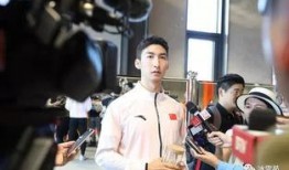 武大靖爆料真假对比视频