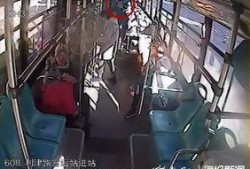 爆料青岛公交车视频最新